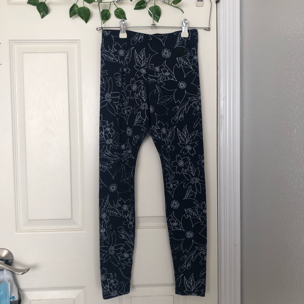 Nike Blue Floral Pattern Legging